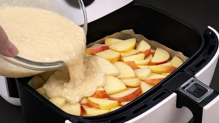 Cette méthode surprenante transforme des pommes en un gâteau moelleux sans four…