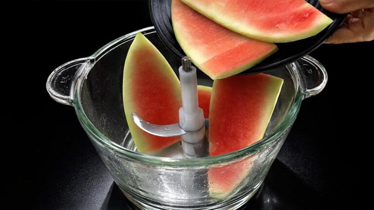 Cette astuce simple transforme les épluchures de pastèque en délices inattendus…