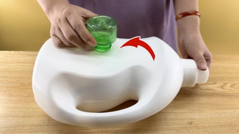Cette astuce géniale transforme une bouteille de lessive en un outil de cuisine